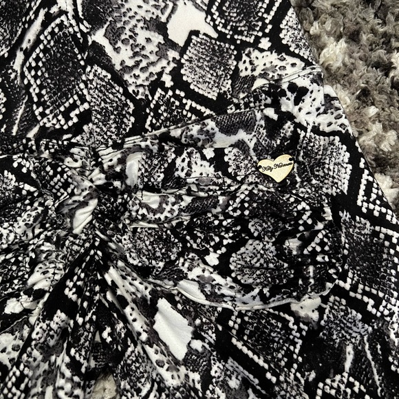 Cute Booty XXS Sold Out Snake Print Yoga Pants - Picture 5 of 5